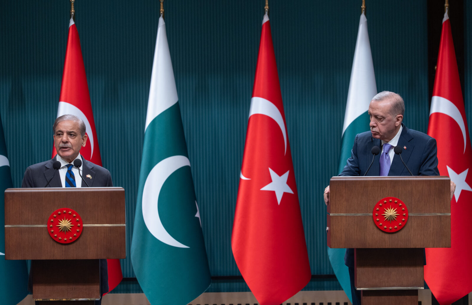 Pakistan's PM Sharif praises Erdogan's leadership during Türkiye visit