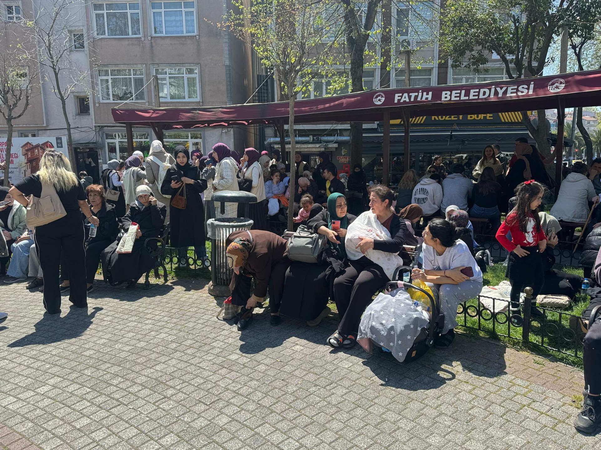 Istanbul earthquake: 6.2 magnitude tremor sends residents into streets across Türkiye Image