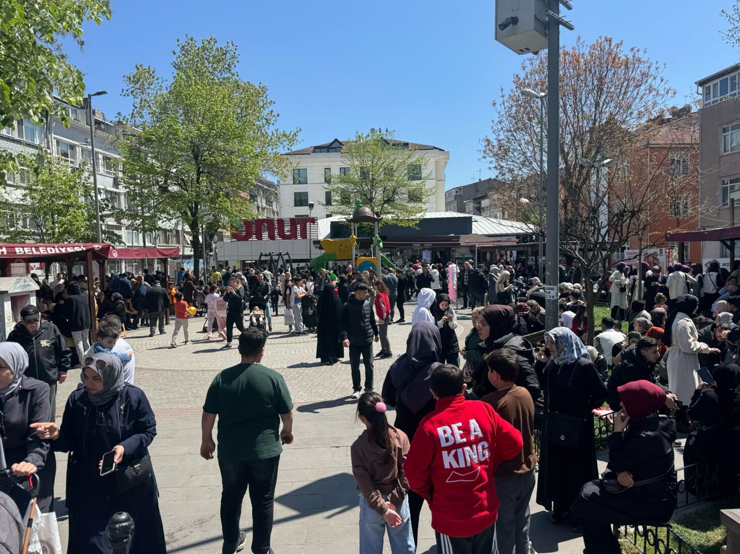 Istanbul earthquake: 6.2 magnitude tremor sends residents into streets across Türkiye
