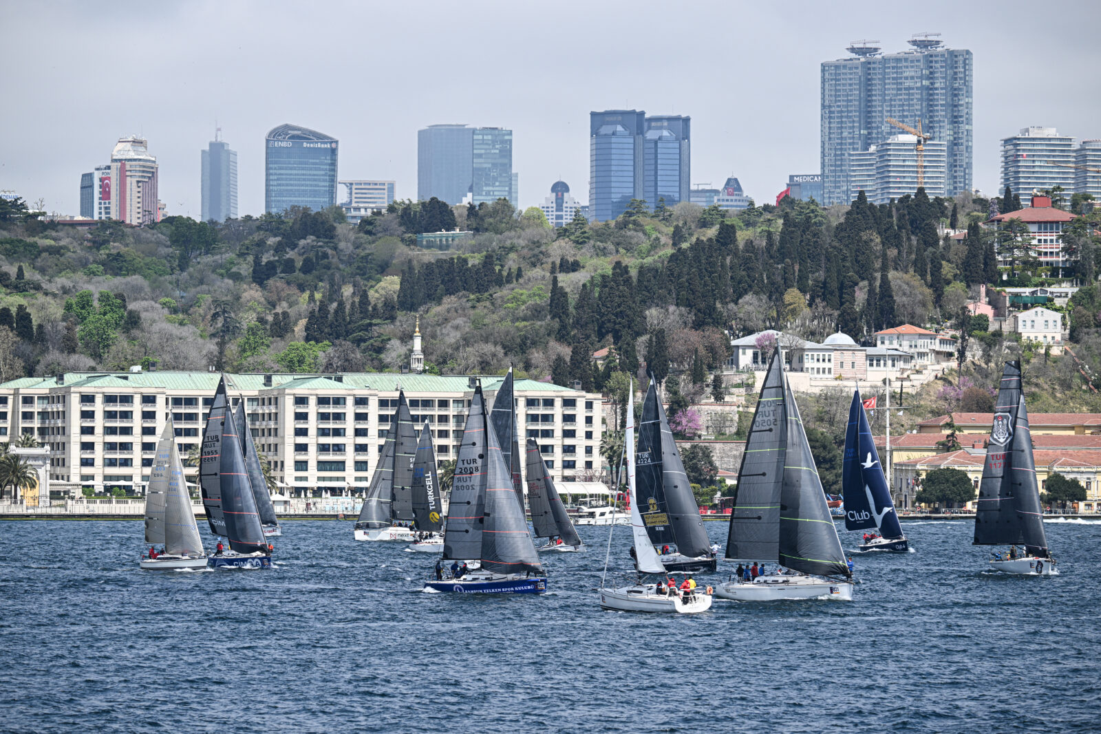 The first leg of the 6th Presidential Yacht Races of the Republic of Türkiye, the Canakkale Victory Cup, starts in Istanbul, Türkiye, with the starting signal given in front of the Dolmabahce Palace on April 23, 2025. (AA Photo)