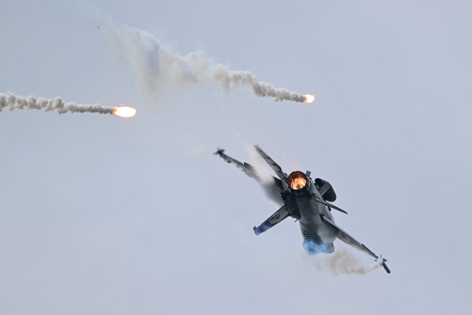 SOLOTURK, the demonstration team of the Turkish Armed Forces, performs a demonstration flight as part of the commemoration ceremony, held for the 110th anniversary of the Gallipoli Campaign, at the Martyrs' Monument in Canakkale, Türkiye, April 24, 2025. (AA Photo)