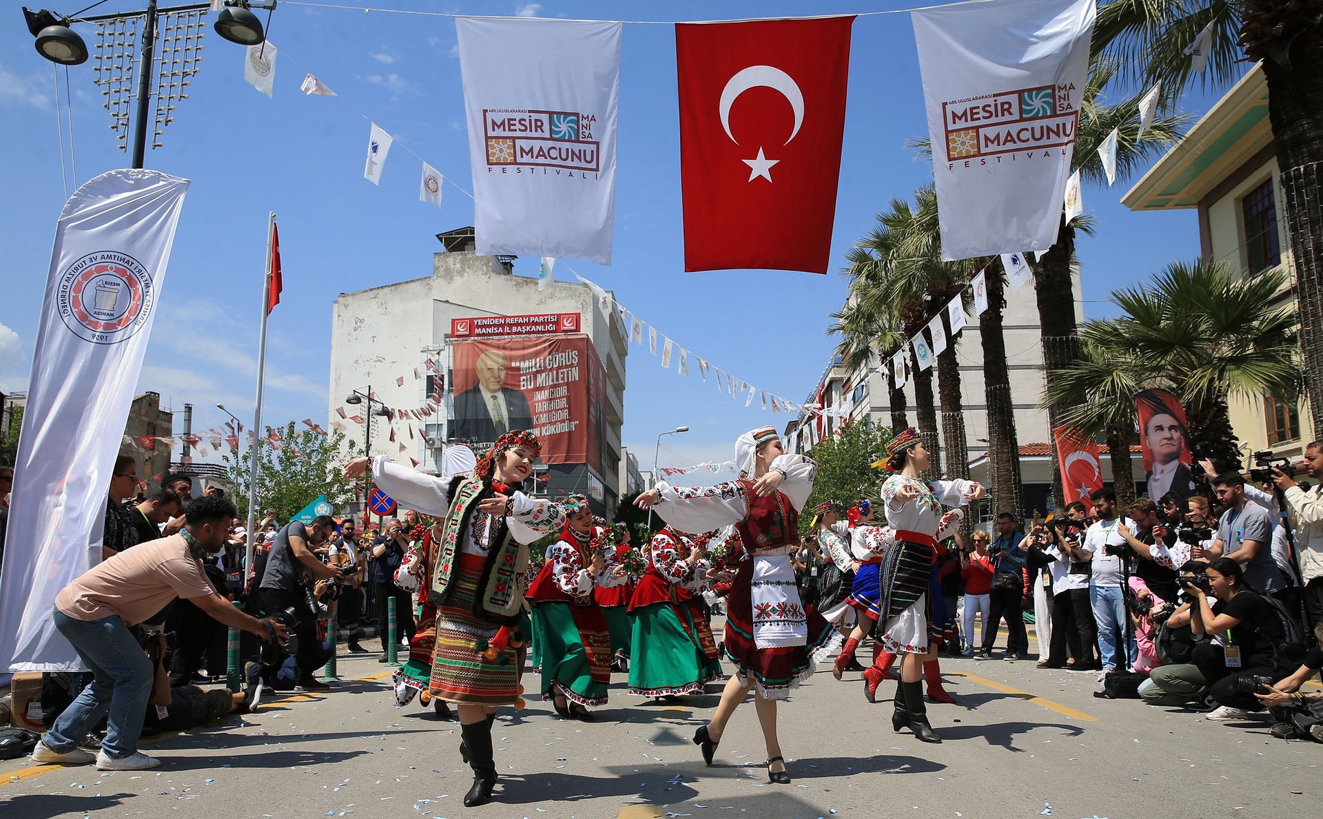 Healing tradition soars over Manisa as Mesir Paste Festival marks 485th year Image