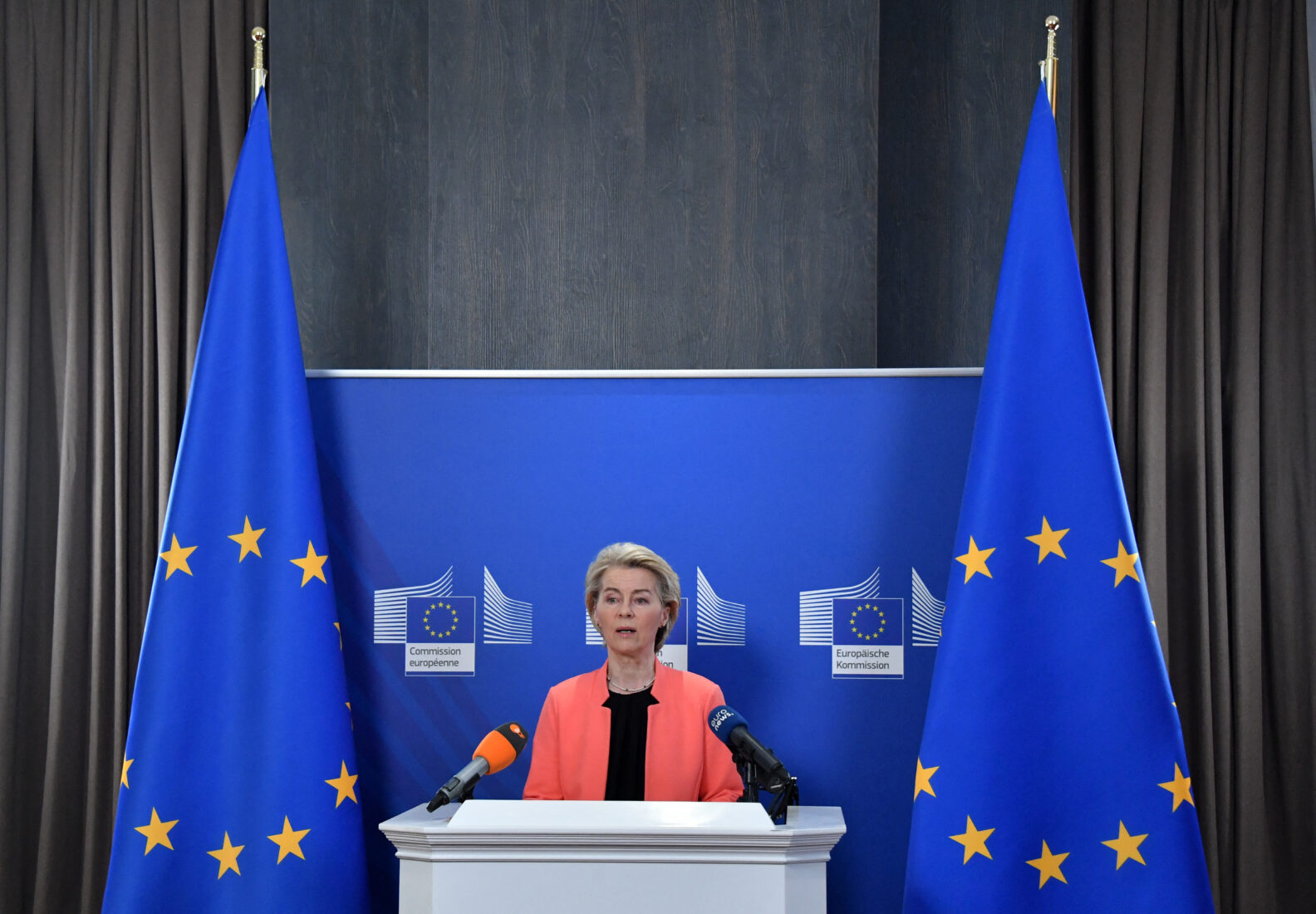 EU prepares countermeasures against US tariffs, warns of economic fallout
