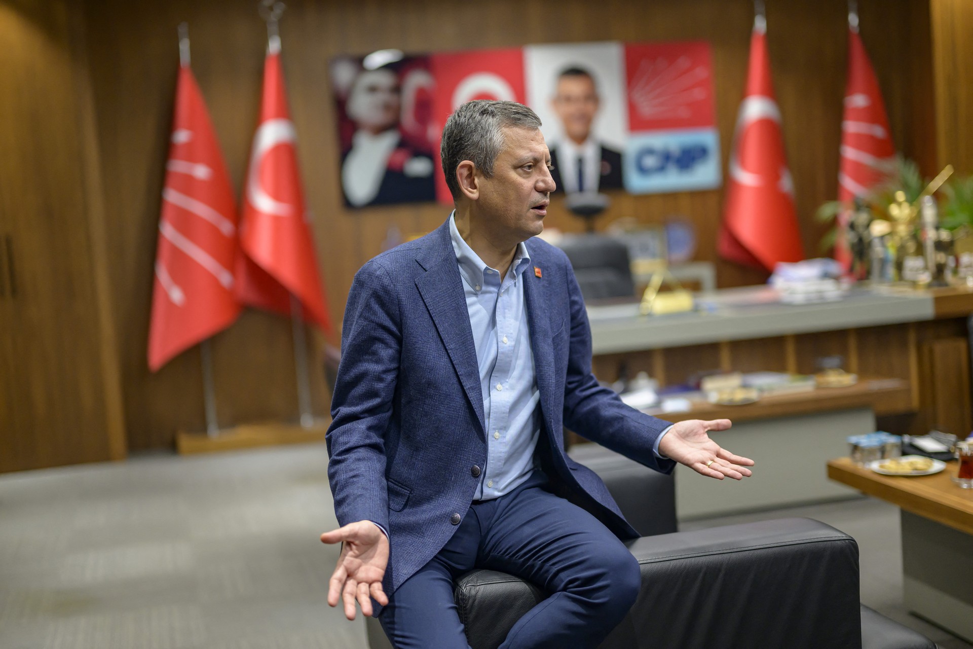 Main opposition leader to drive tractor to Yozgat rally, honors protest of farmers Image