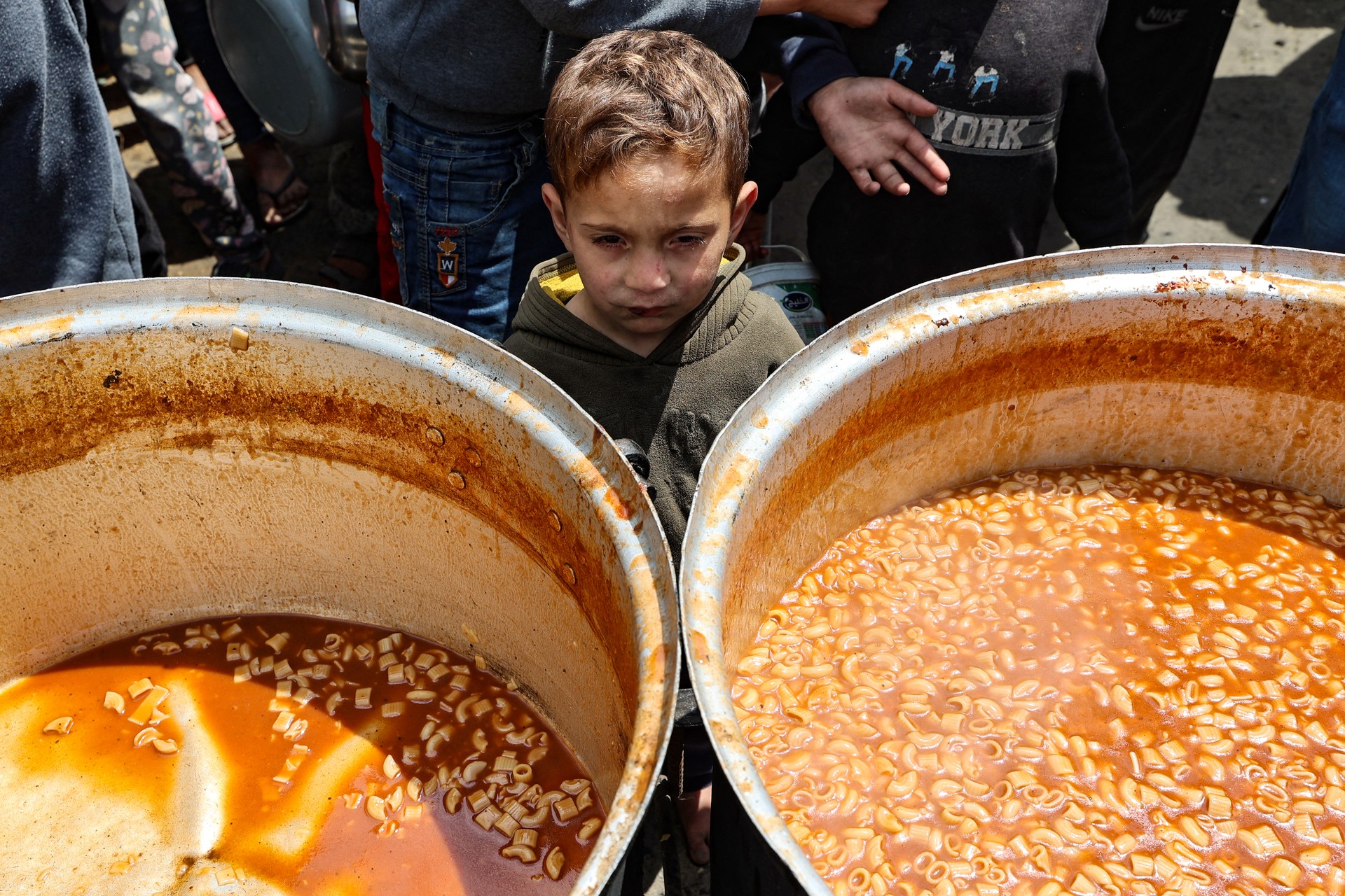 Over 2.4M in Gaza face famine as Israeli blockade halts aid access Image