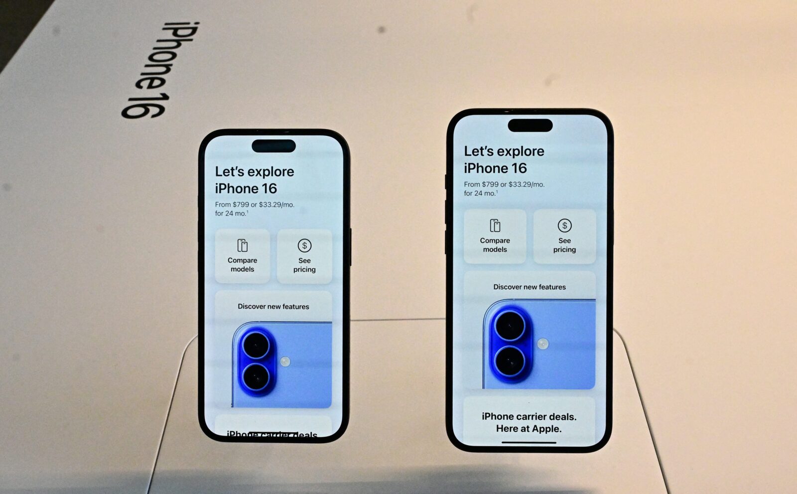 Two iPhone 16 models displayed with pricing details
