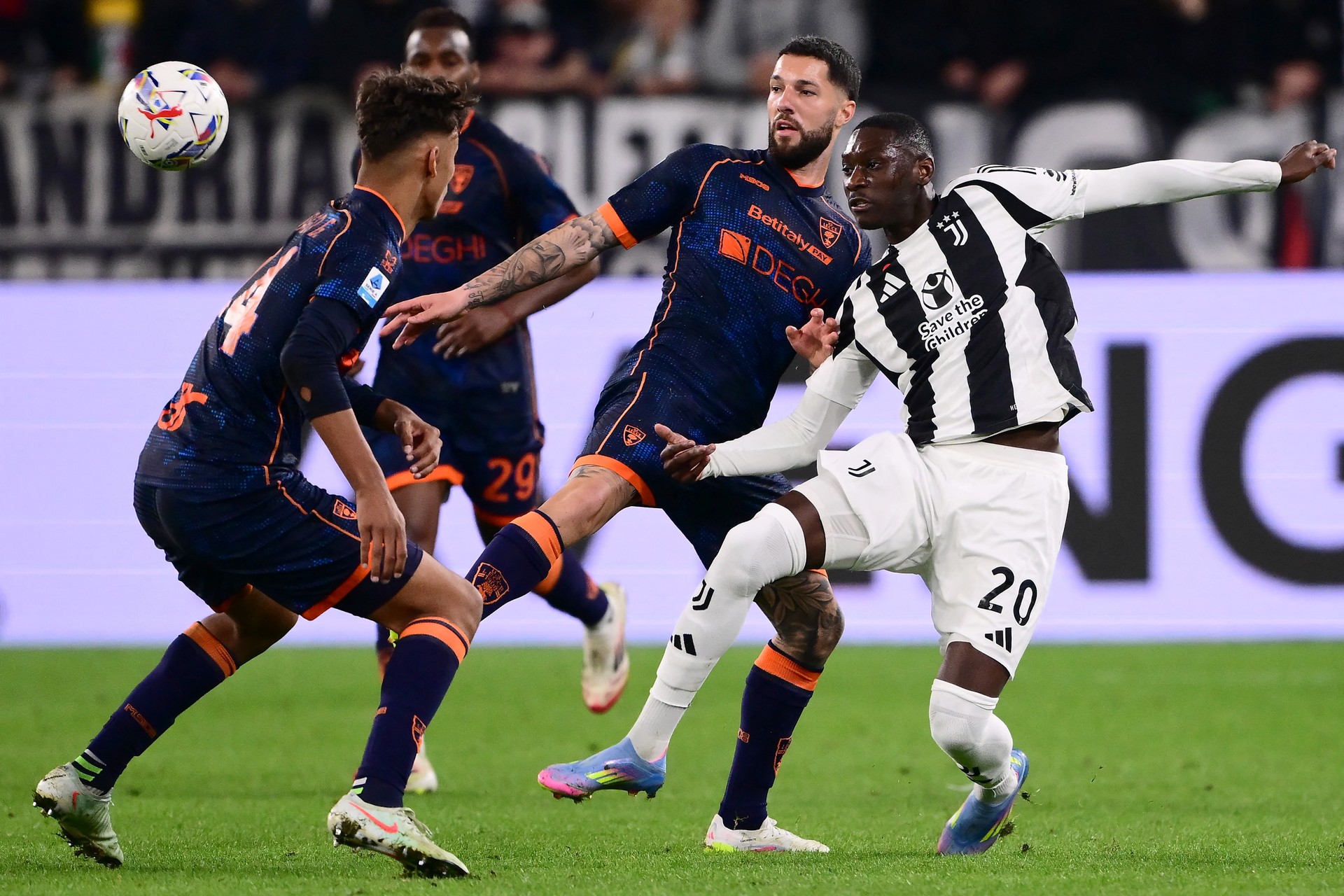 Galatasaray eyes Randal Kolo Muani as Osimhen’s potential replacement Image