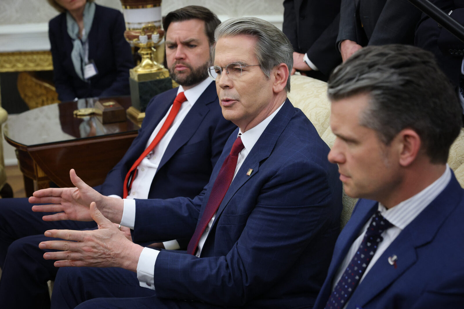 U.S. Treasury Secretary Scott Bessent speaks on a pending minerals agreement with Ukraine as he, Vice President JD Vance (L) and and Defense Secretary Pete Hegseth (R) join U.S. President Donald Trump and Italian Prime Minister Giorgia Meloni in the Oval Office at the White House on April 17, 2025 in Washington, D.C. (AFP Photo)