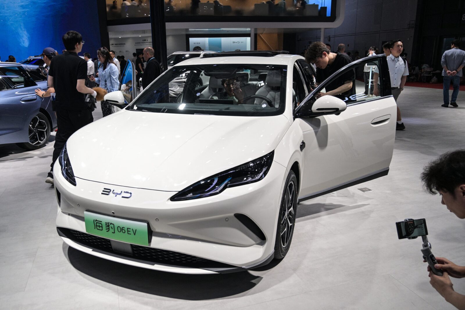 Volvo, Tesla prioritize Türkiye amid surge in electric vehicle demand