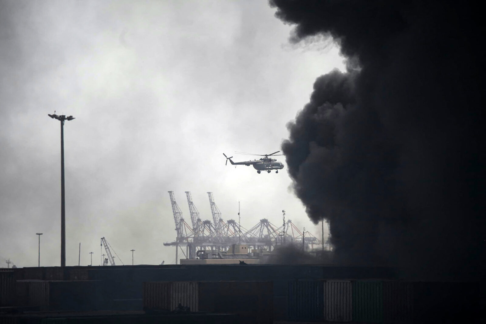 Massive explosion and fire rock Shahid Rajaee Port in southern Iran