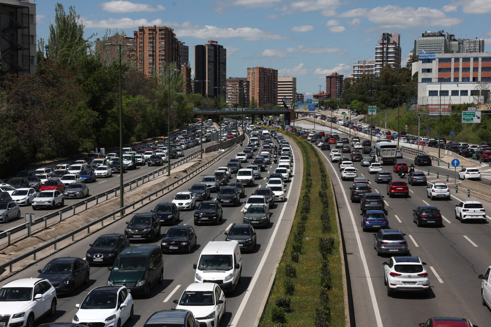 Türkiye evaluates power outage in Europe, confirms no impact on national grid
