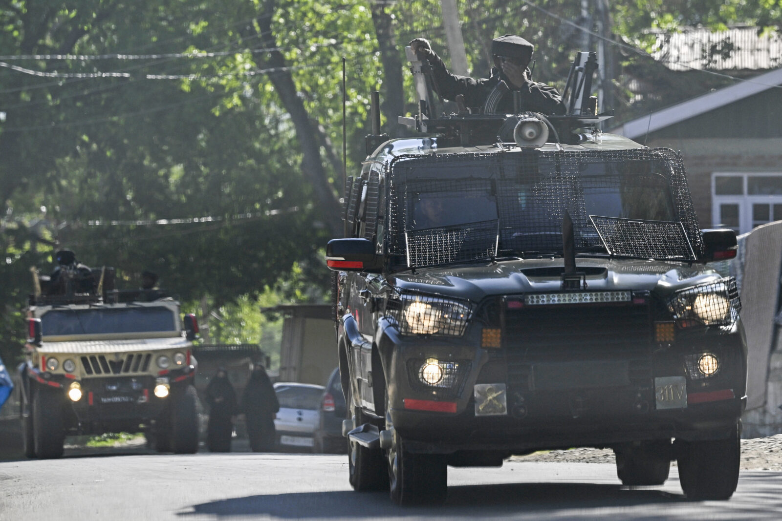 Indian army patrols on way to Hapatnar in Anantnag district south of Kashmir on April 29, 2025. (AFP Photo)