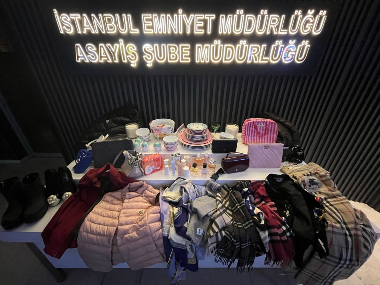 The portion of items stolen from Mesude Evliyazade's home in Sariyer, Istanbul, Türkiye, that were found by Turkish police, March 18, 2025. (IHA Photo)