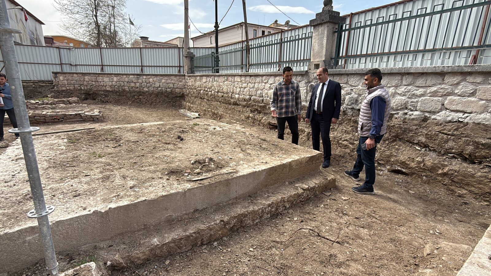 During the restoration works at the 540-year-old Gulbahar Hatun Mosque in Tokat, historical tomb remains were discovered. (IHA Photo)