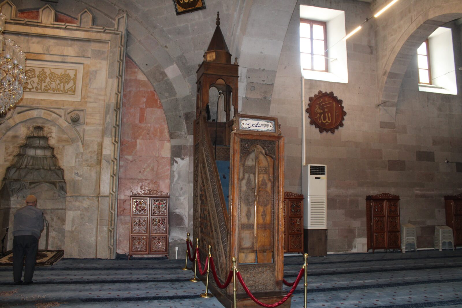 The 900-year-old minbar of the Ulu Mosque in Kayseri was built by the Danishmend ruler Melik Mehmet Ghazi in 1135. (IHA Photo)
