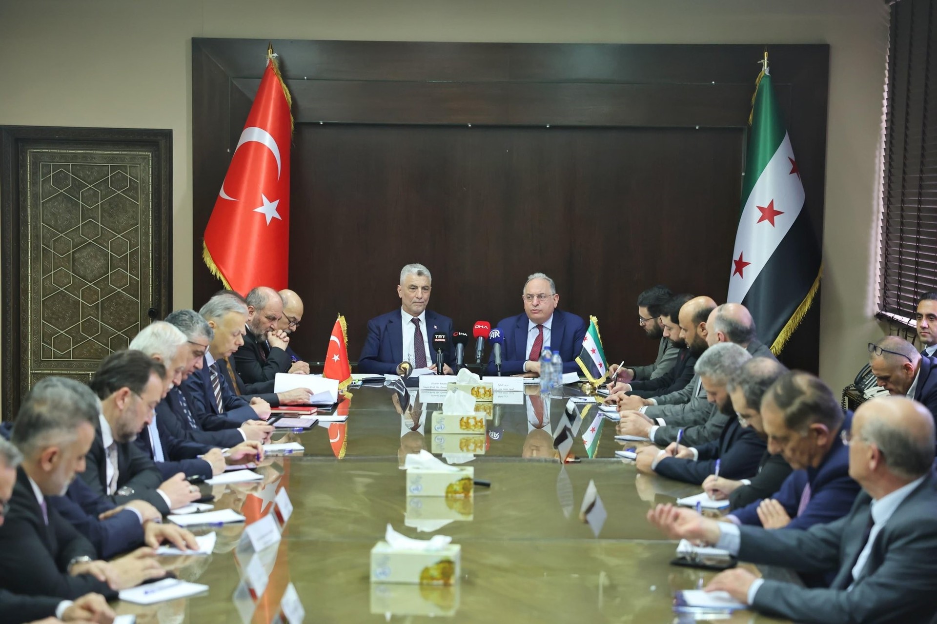 Trade minister continues talks in Syria on infrastructure, economic cooperation