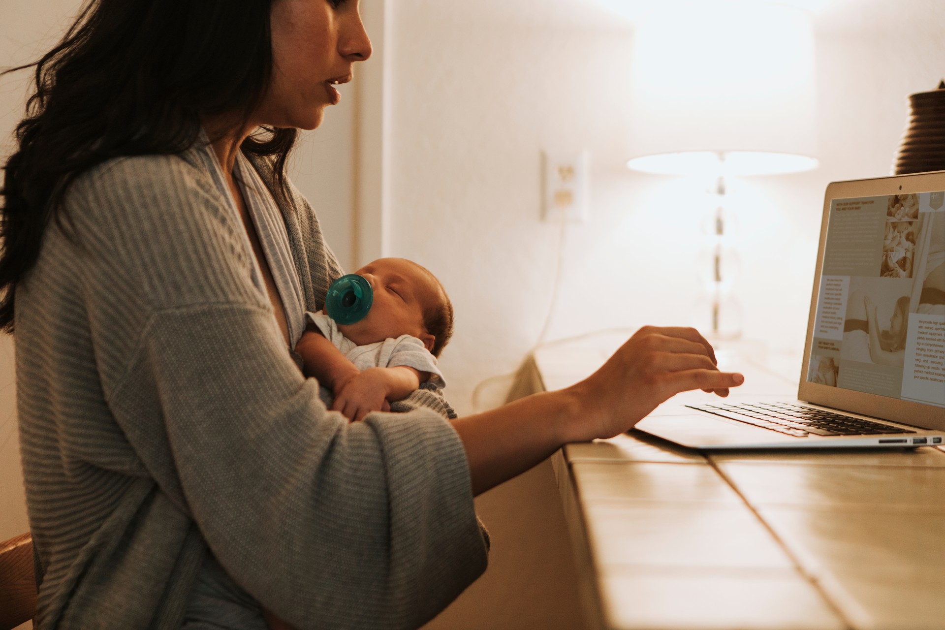 Turkish government drafts 1-year paid maternity leave policy Image