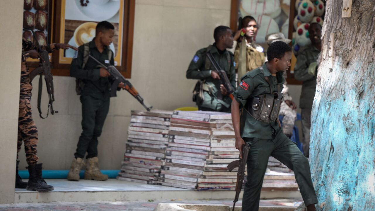 Türkiye doubles troops in Somalia amid al-Shabab offensive: Report