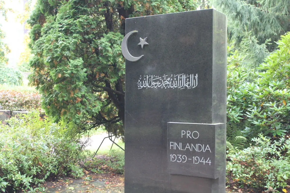 War memorial in the Islamic cemetery of Helsinki (section of the Hietaniemi cemetery), Finland, 2010. (Photo via Wikimedia)