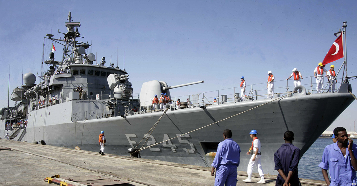 A Barbaros class TCG Orucreis (F-245) frigate from the Turkish Naval Maritime Task Group is seen docked in Port Sudan on June 16, 2014. (AFP Photo) 