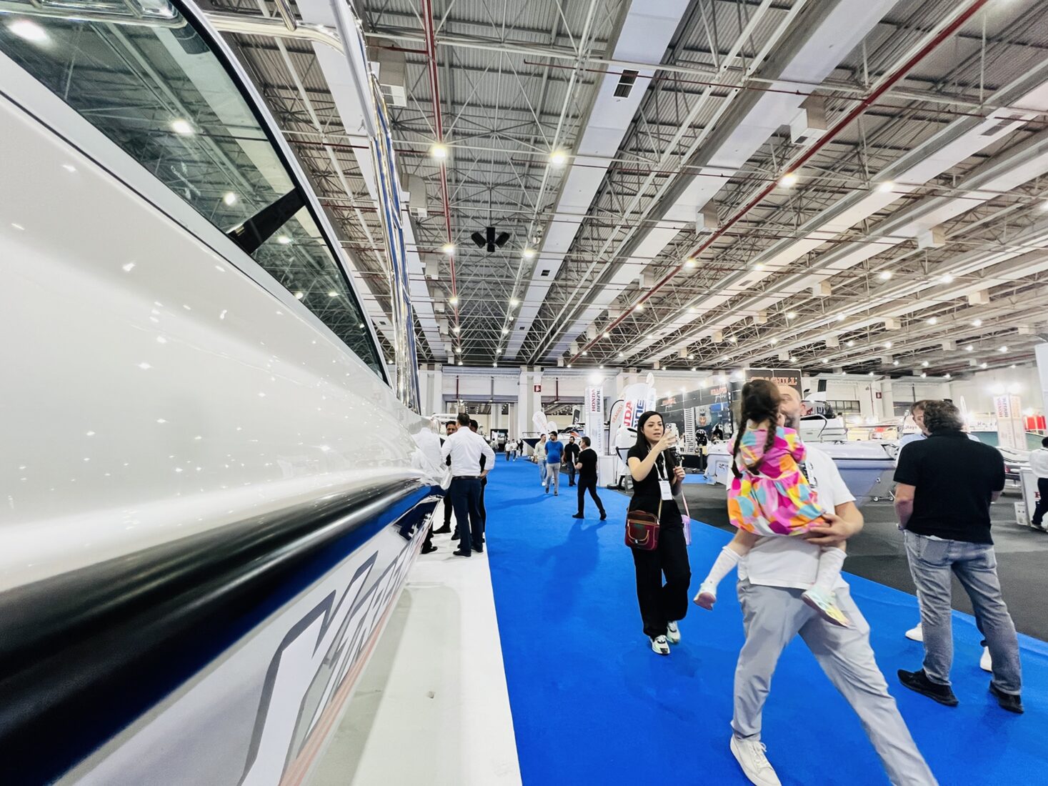 Visitors explore a lineup of sleek, modern vessels at the MAST Izmir Boat Show, held at Fuar Izmir in Türkiye, May 1, 2025. (Courtesy of ED Fair)