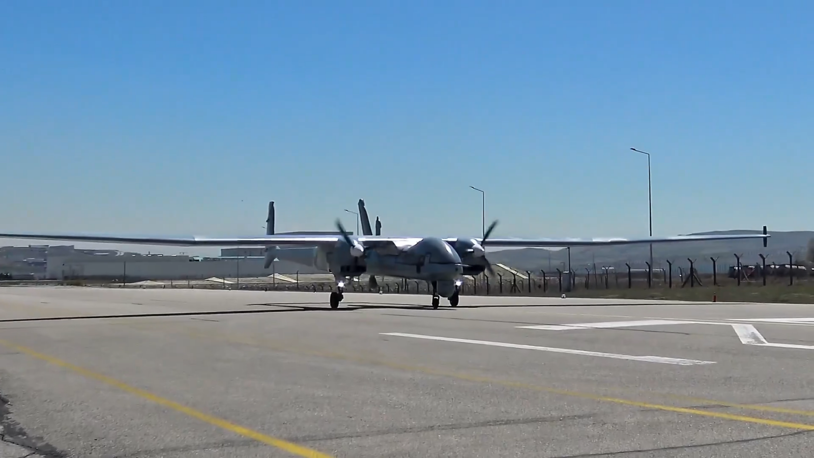 Türkiye's Aksungur UAV sets altitude record with indigenous engine TEI-PD170