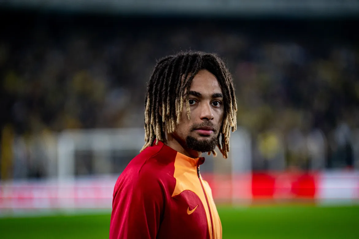 Galatasaray targets Sacha Boey after Bayern-Inter match Image