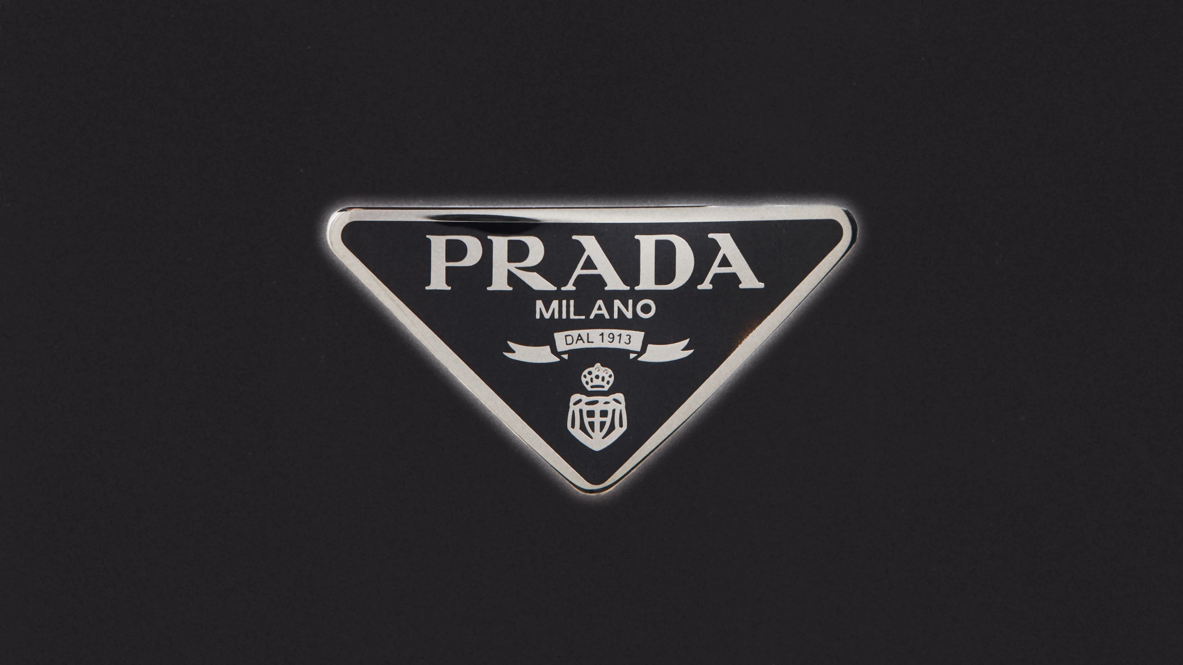 Fashion giant Prada to buy Versace for nearly $1.4B in major move Image