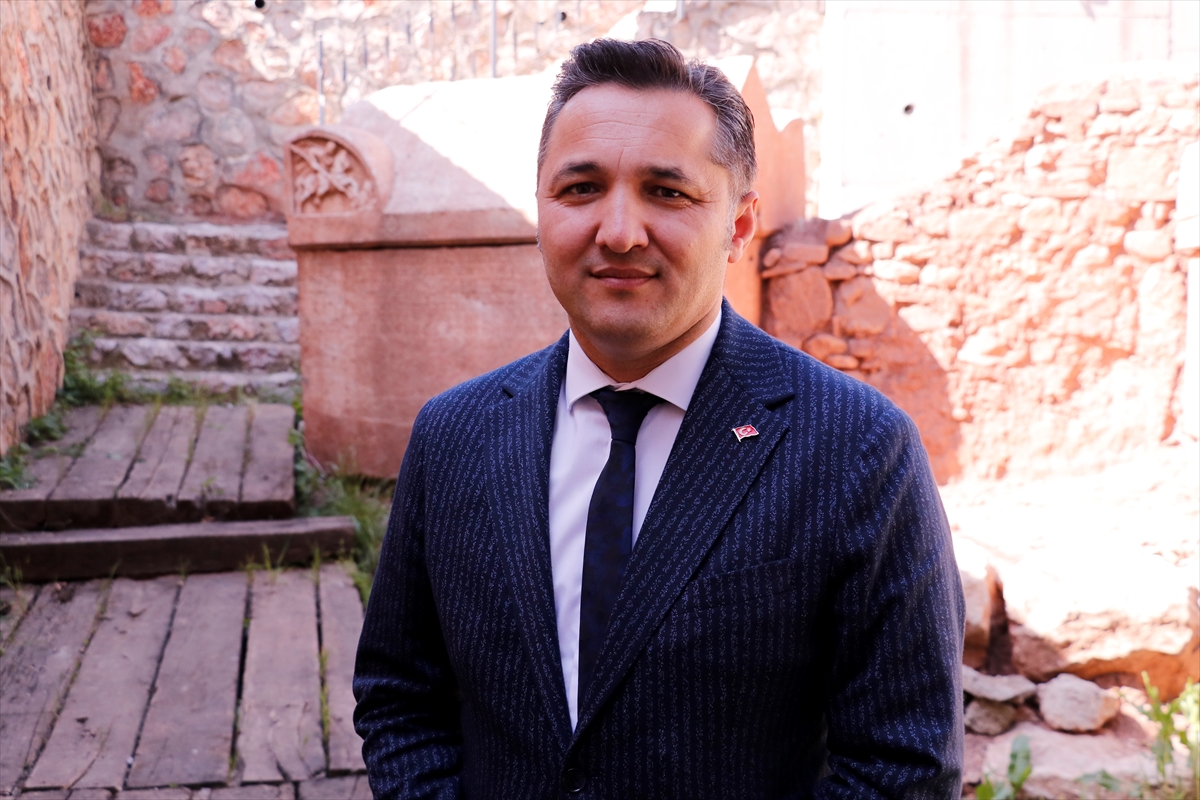 Serkan Geduk, the then-director of the Kocaeli Museum and now head of the Department of Museums at the General Directorate for Cultural Heritage and Museums, explained Tziampo’s military career in Izmit, <a href=