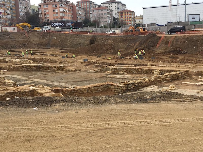 An ancient street discovered during excavation work on an empty plot next to Nautilus Shopping Mall in Kadikoy, Istanbul, Türkiye. (Photo via Arkeofili)