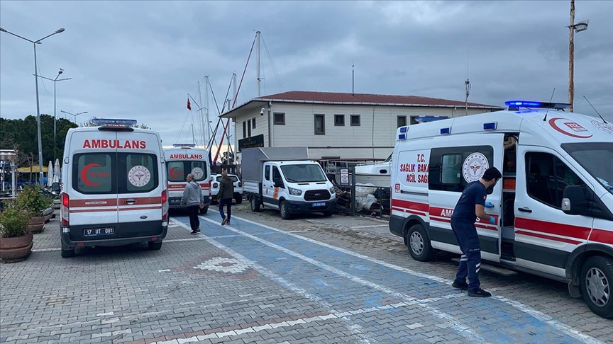 9 migrants tragically die in Aegean Sea after boat sinks near Canakkale
