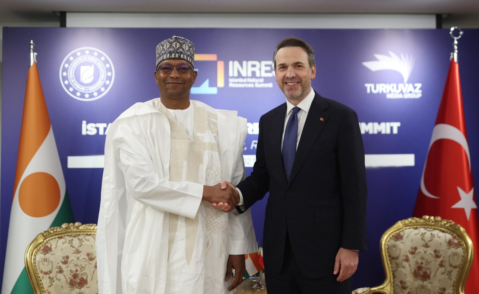 Turkish Energy and Natural Resources Minister Alparslan Bayraktar (right) meets with Niger’s Minister of Mines Ousmane Abarchi (left) as part of the Istanbul Natural Resources Summit in Istanbul, Türkiye, on May 1, 2025. (AA Photo)