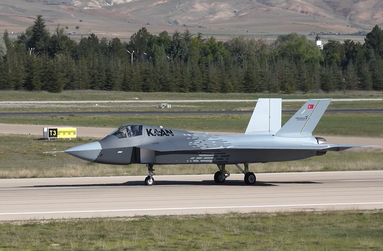 Türkiye's KAAN fighter jet advances with new prototypes, indigenous engine plans