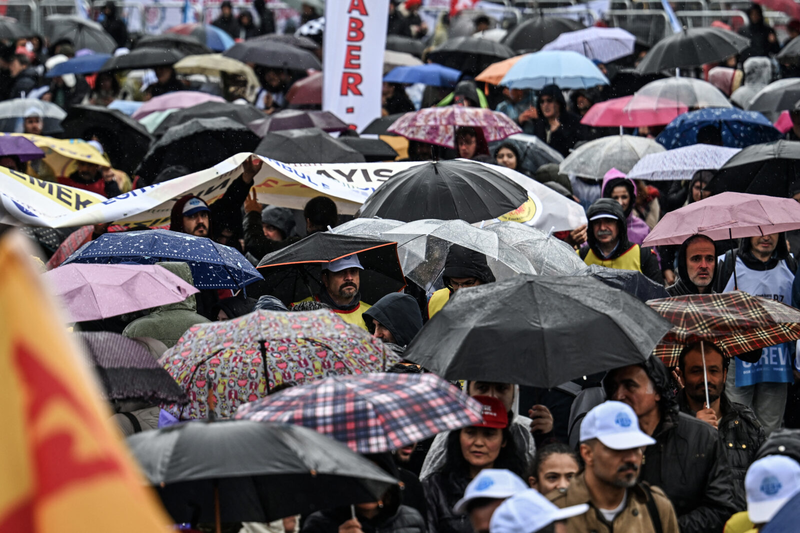 384 detained in Istanbul during May 1 protests, over 50,000 police deployed