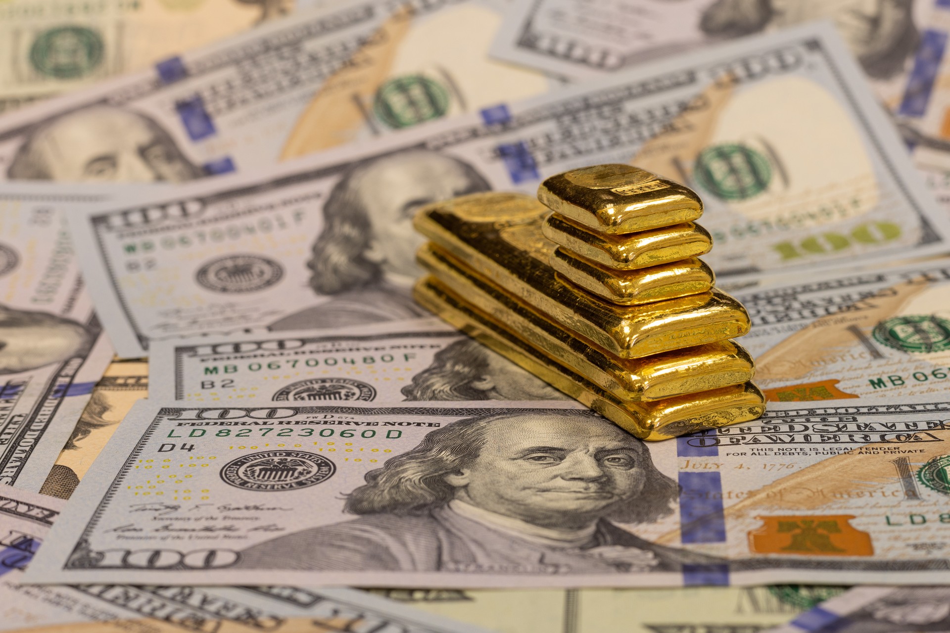 Gold slides below $3,300 as Trump's trade talk signals dampen demand for safe haven asset Image