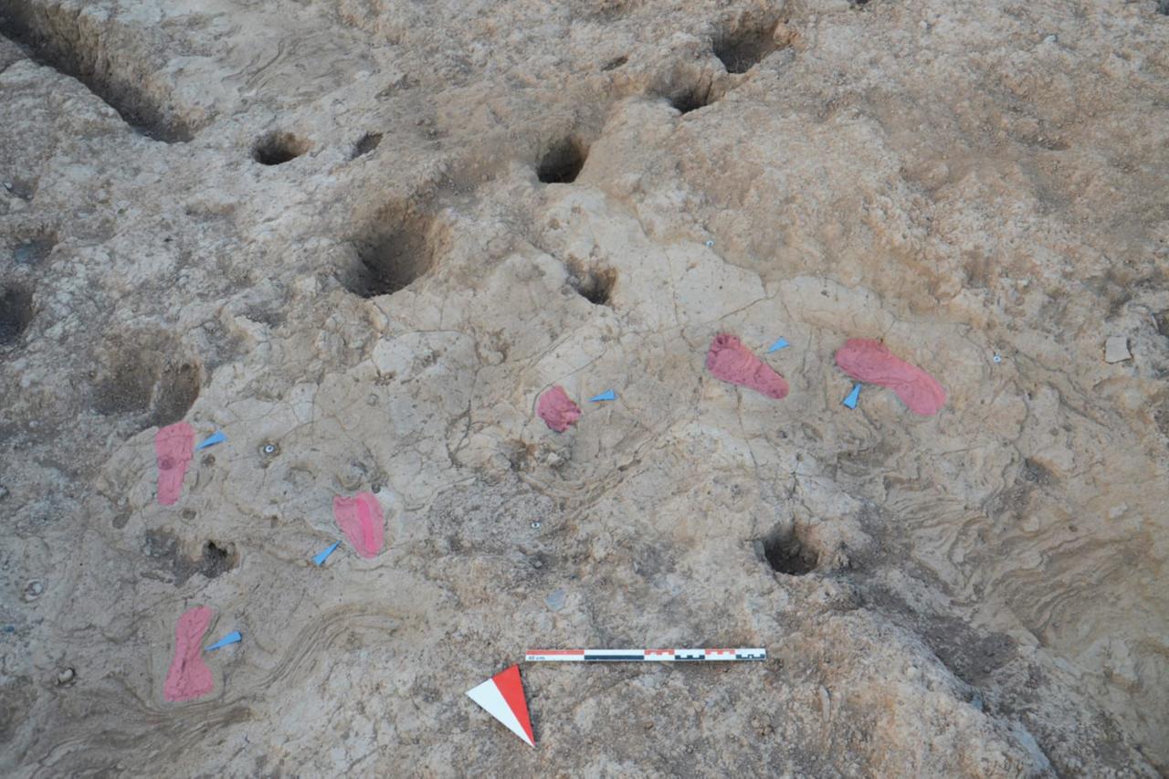 Human footprints discovered during excavations at Tell Kurdu Hoyuk in Hatay, Türkiye, Sept. 30, 2025. (Photo via Ministry of Culture and Tourism)