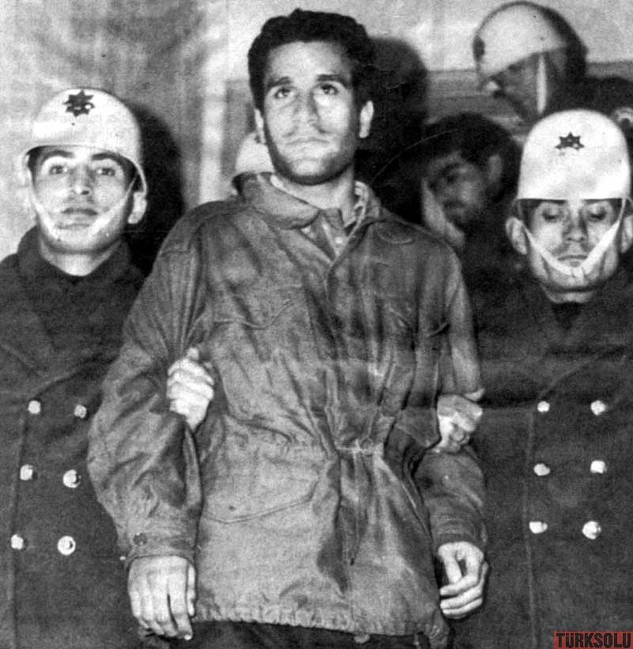 Deniz Gezmiş, Türkiye'de Türk Marksist-Leninist devrimci, öğrenci lideri ve siyasi aktivistti. (Arşiv fotoğrafı)