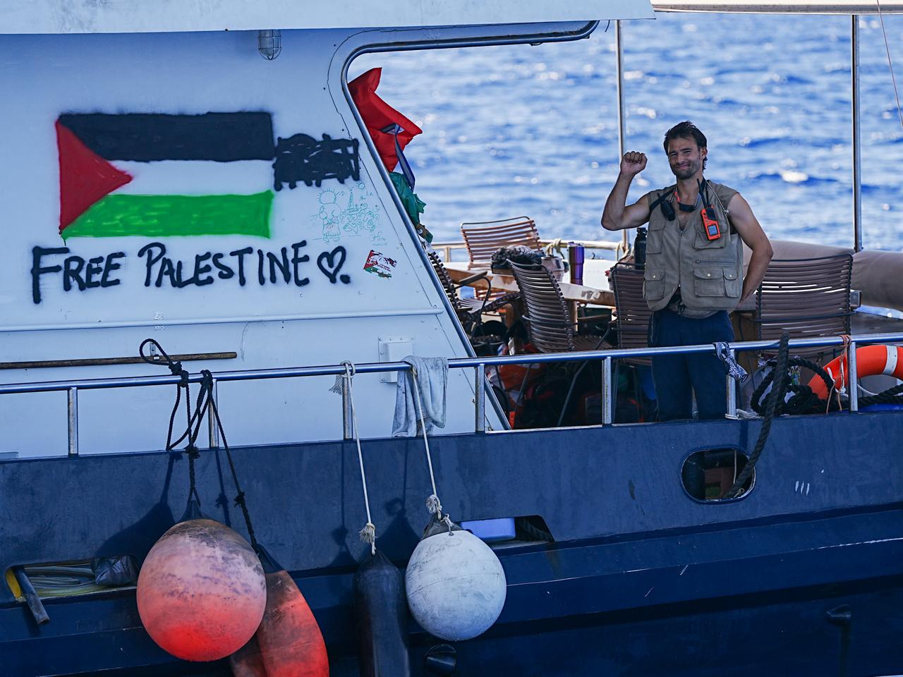 A view of Turkish Red Crescent providing food and medical aid to the Global Sumud Flotilla, which sets sail to deliver humanitarian assistance to Gaza, on Sept. 29, 2025. (AA Photo)