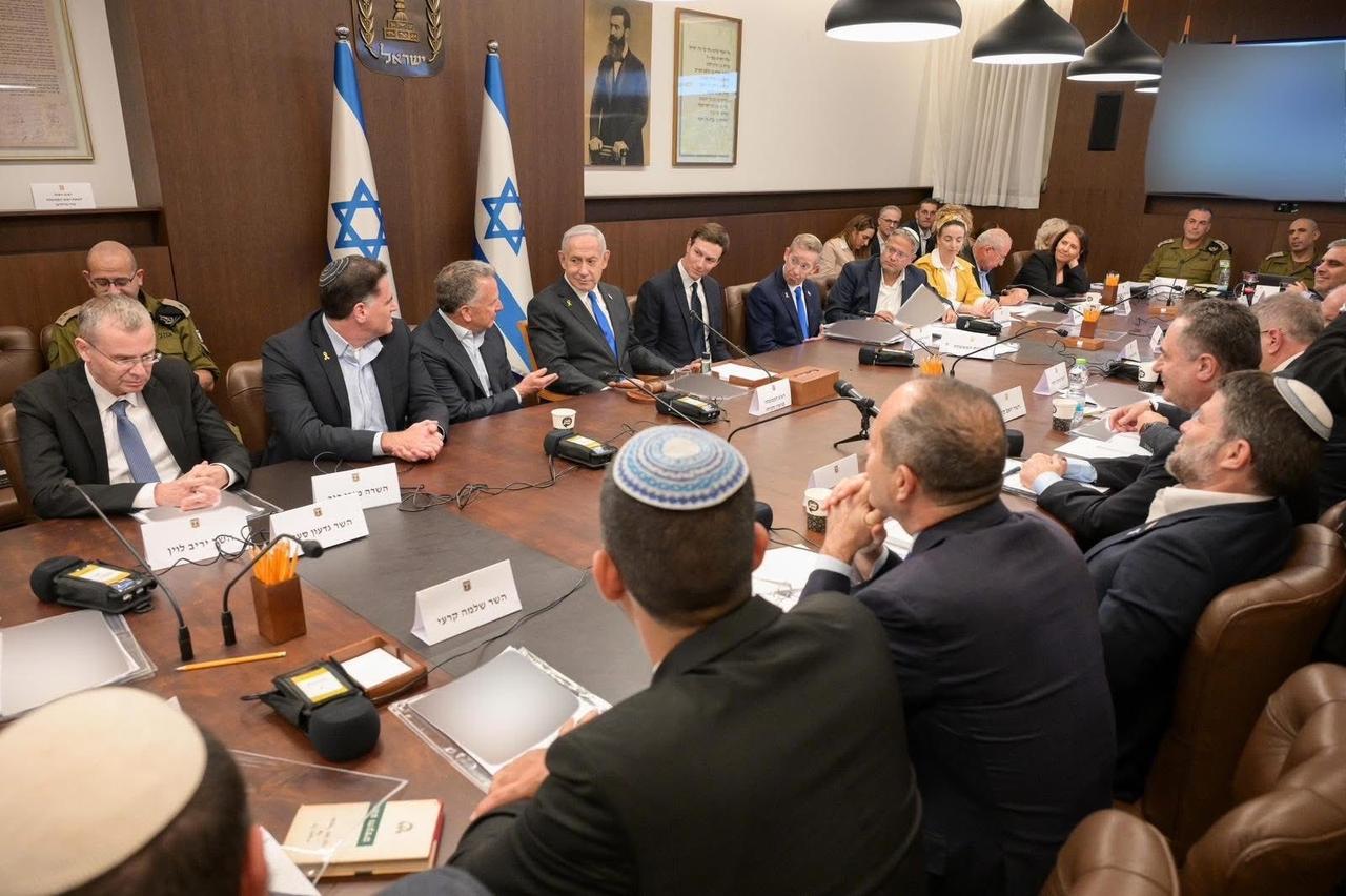 Israeli Prime Minister Benjamin Netanyahu chairs a cabinet meeting attended by U.S. envoys Steve Witkoff and Jared Kushner to discuss the Gaza ceasefire agreement in Al-Quds, October 9, 2025. (Photo via X/@GPOIsrael)