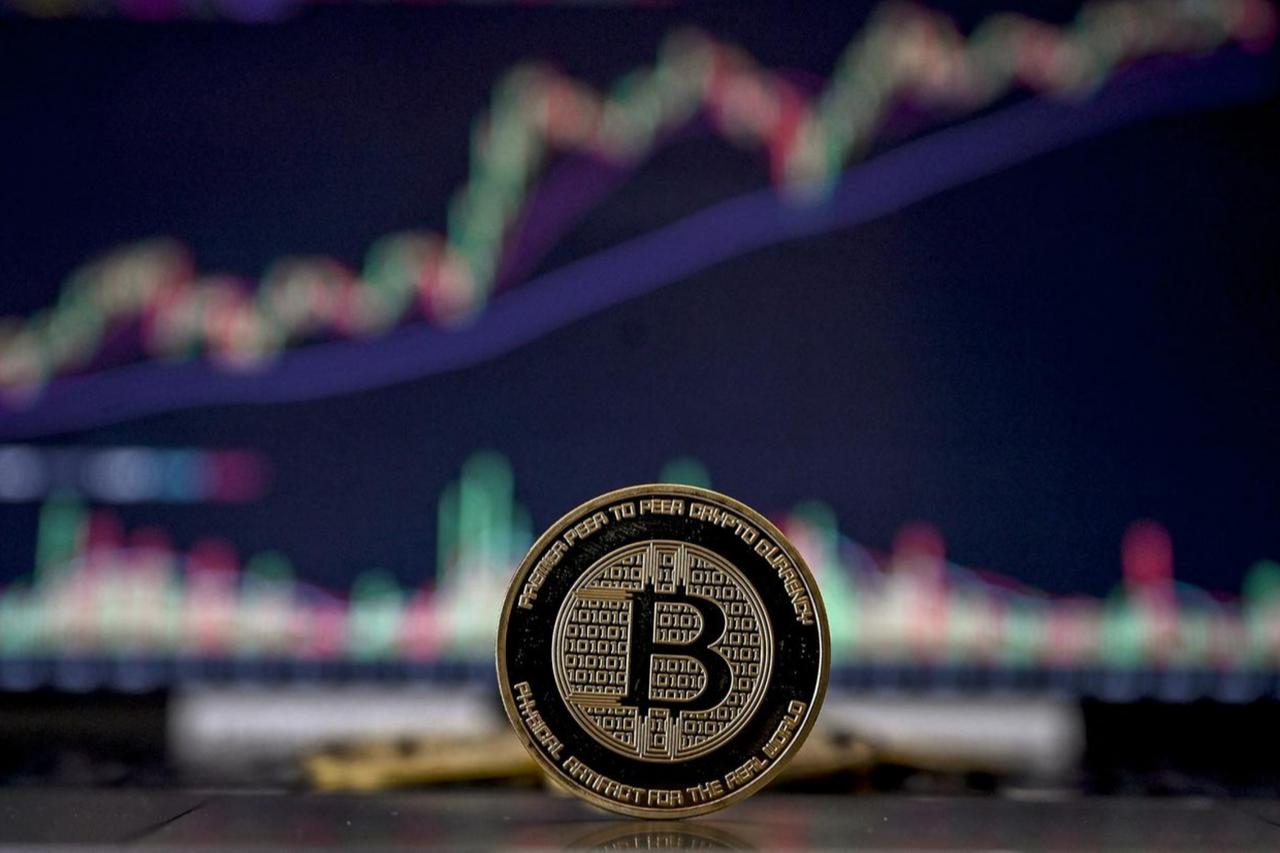 Bitcoin sinks below $110,000 amid renewed fears of US-China trade war Image