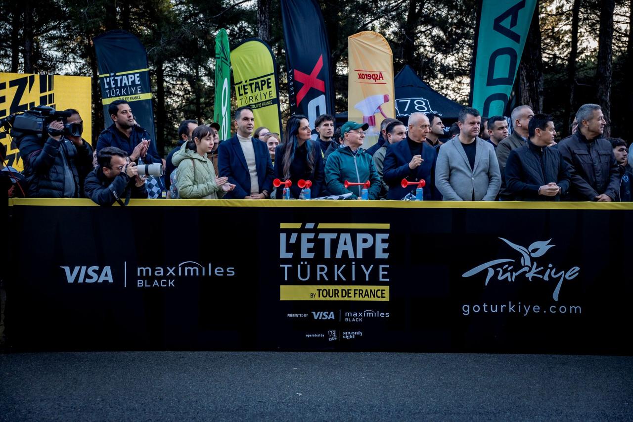 Officials and guests attend the start ceremony of the Visa Maximiles Black L’Étape Türkiye by Tour de France at Beykoz Sports Forest in Istanbul, Oct. 12, 2025. (Photo via L’Étape Türkiye by Tour de France)