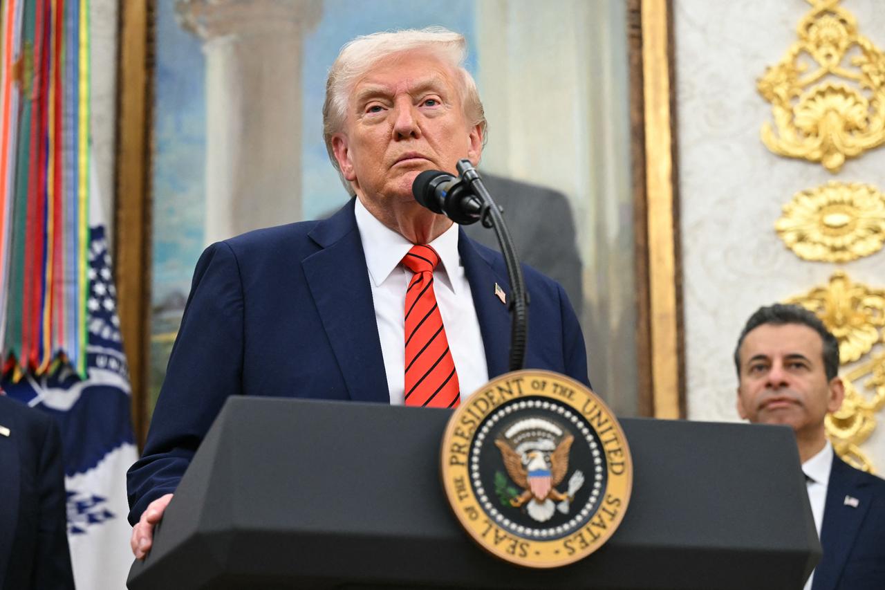 US President Donald Trump announces a deal to lower drug prices with drug maker AstraZeneca at the Oval Office of the White House in Washington, DC, Oct. 10, 2025. (AFP Photo)