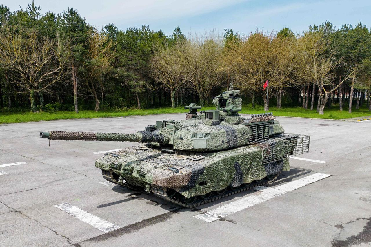 Türkiyes Altay main battle tank (MBT) during tests, whose date and location have not been specified. (Photo via BMC)