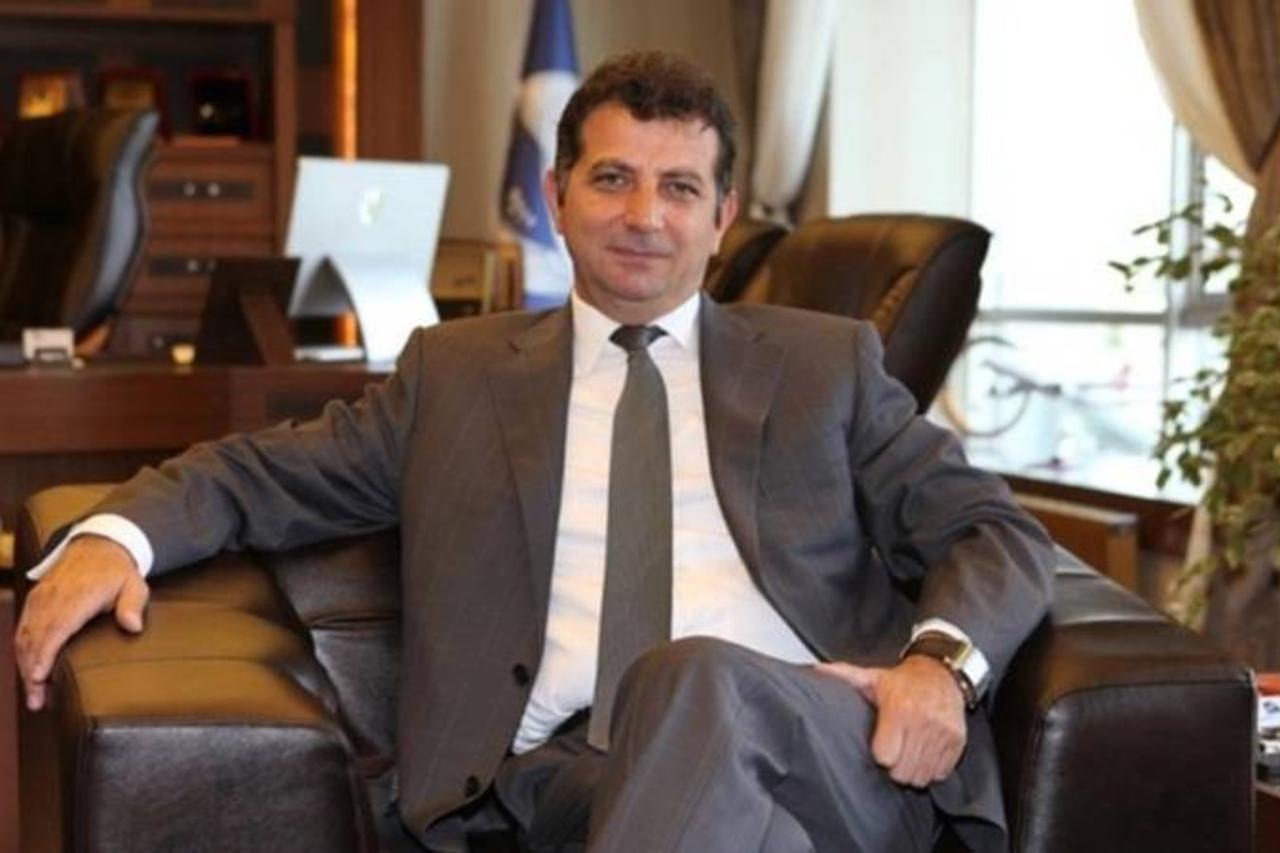 Ex-university rector Unsal Ban reportedly flees abroad after obtaining Greek passport despite travel ban