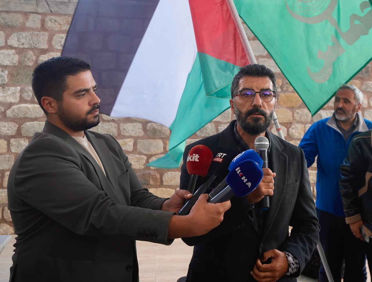 Ersin Celik, journalist and former editor, making a speech after prayer for Saleh al-Jafarawi, in Istanbul, Fatih, October 14, 2025. (AA Photo )