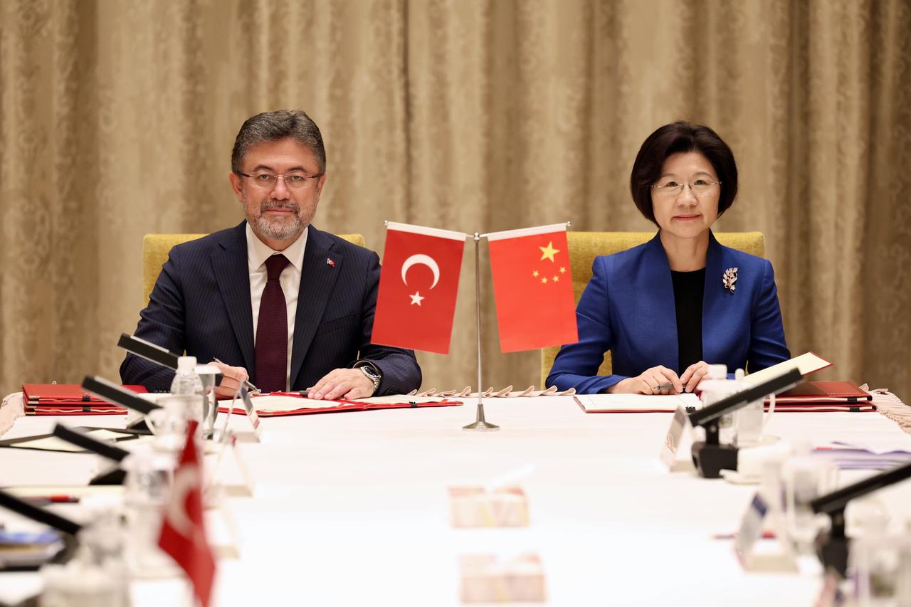 Türkiye and China sign protocols opening markets for seafood and almonds