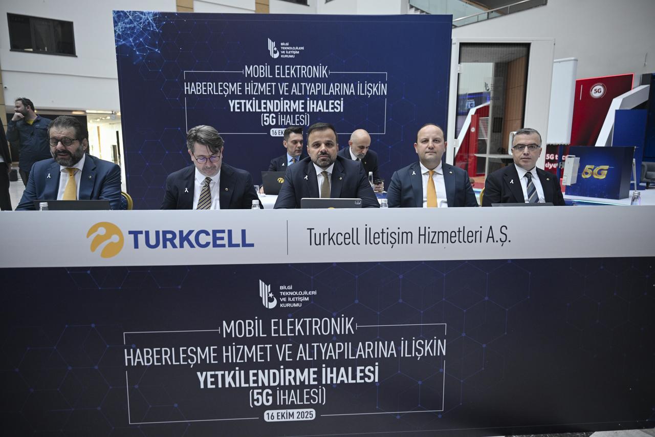 Executives from Turkcell participate in Türkiye’s 5G mobile communication service and infrastructure licensing tender at the Information and Communication Technologies Authority (BTK) headquarters in Ankara, Türkiye, Oct. 16, 2025. (AA Photo)