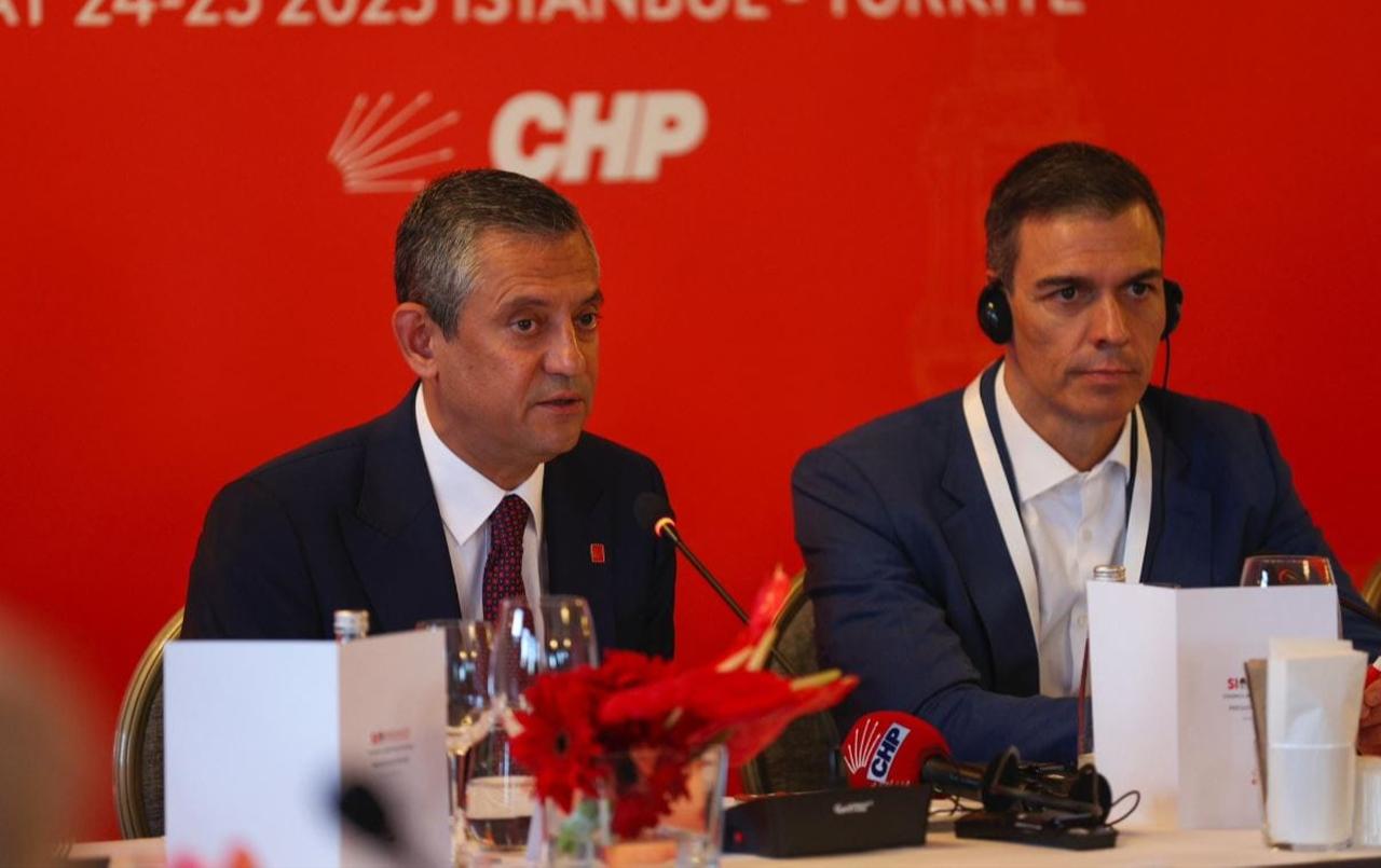 CHP leader Ozgur Ozel meets with Spanish Prime Minister Pedro Sanchez in Istanbul during Socialist International meetings on May 23, 2025. (Photo via CHP youth)