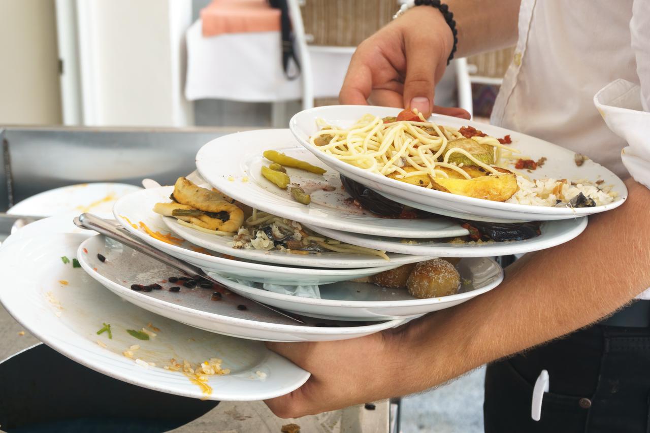EU struggles to cut food waste as Greece ranks 3rd worst in 2023