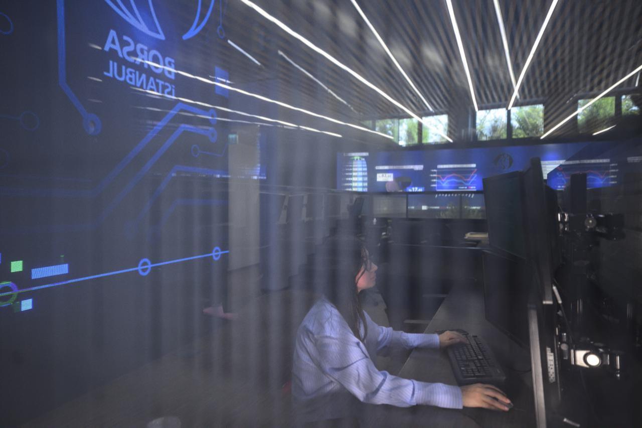 Istanbul stocks tumble nearly 3% amid global banking rout, BKM fraud scandal